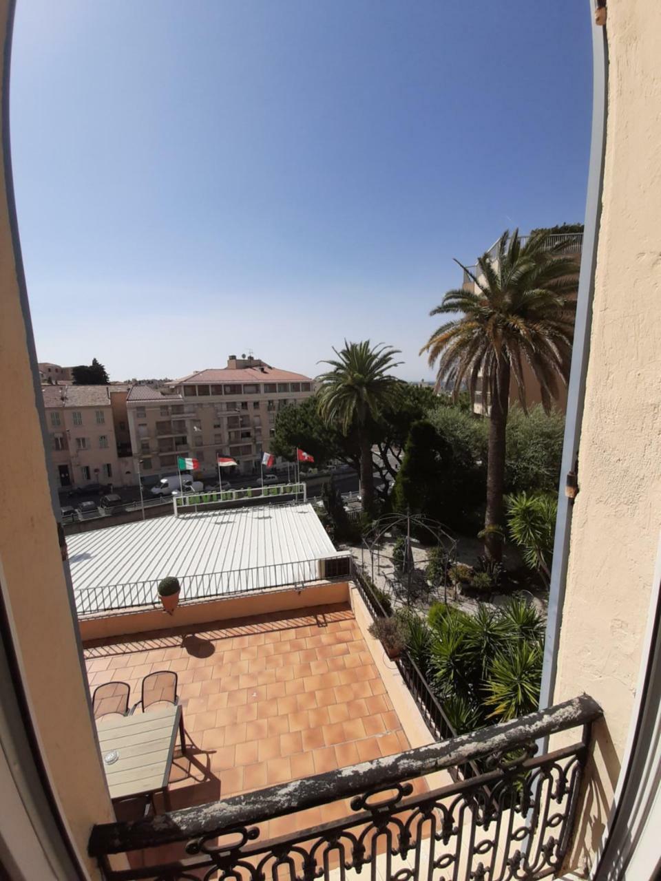 Hôtel l'Olivier - Piscine&Parking Cannes Exterior foto