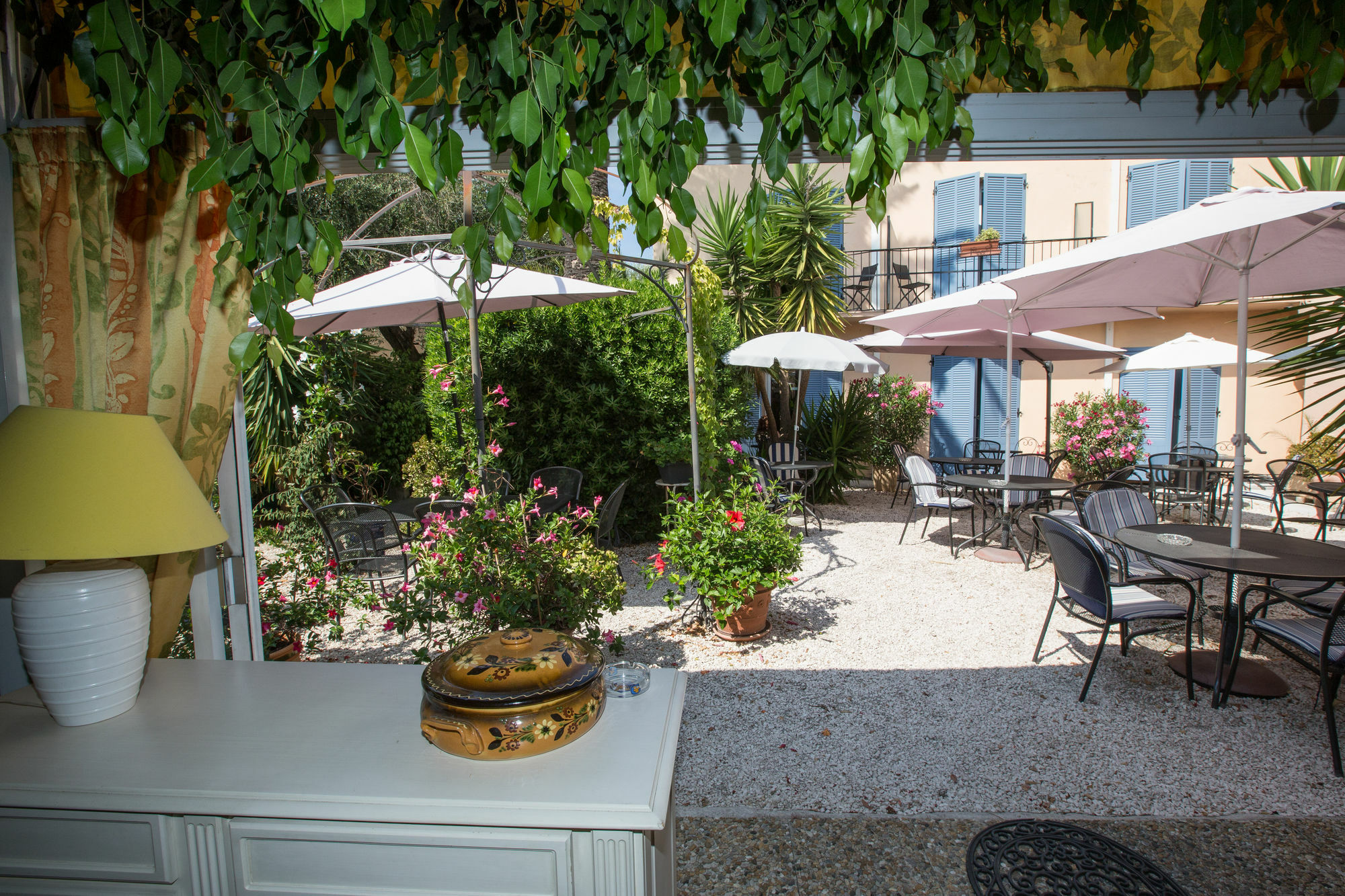 Hôtel l'Olivier - Piscine&Parking Cannes Exterior foto