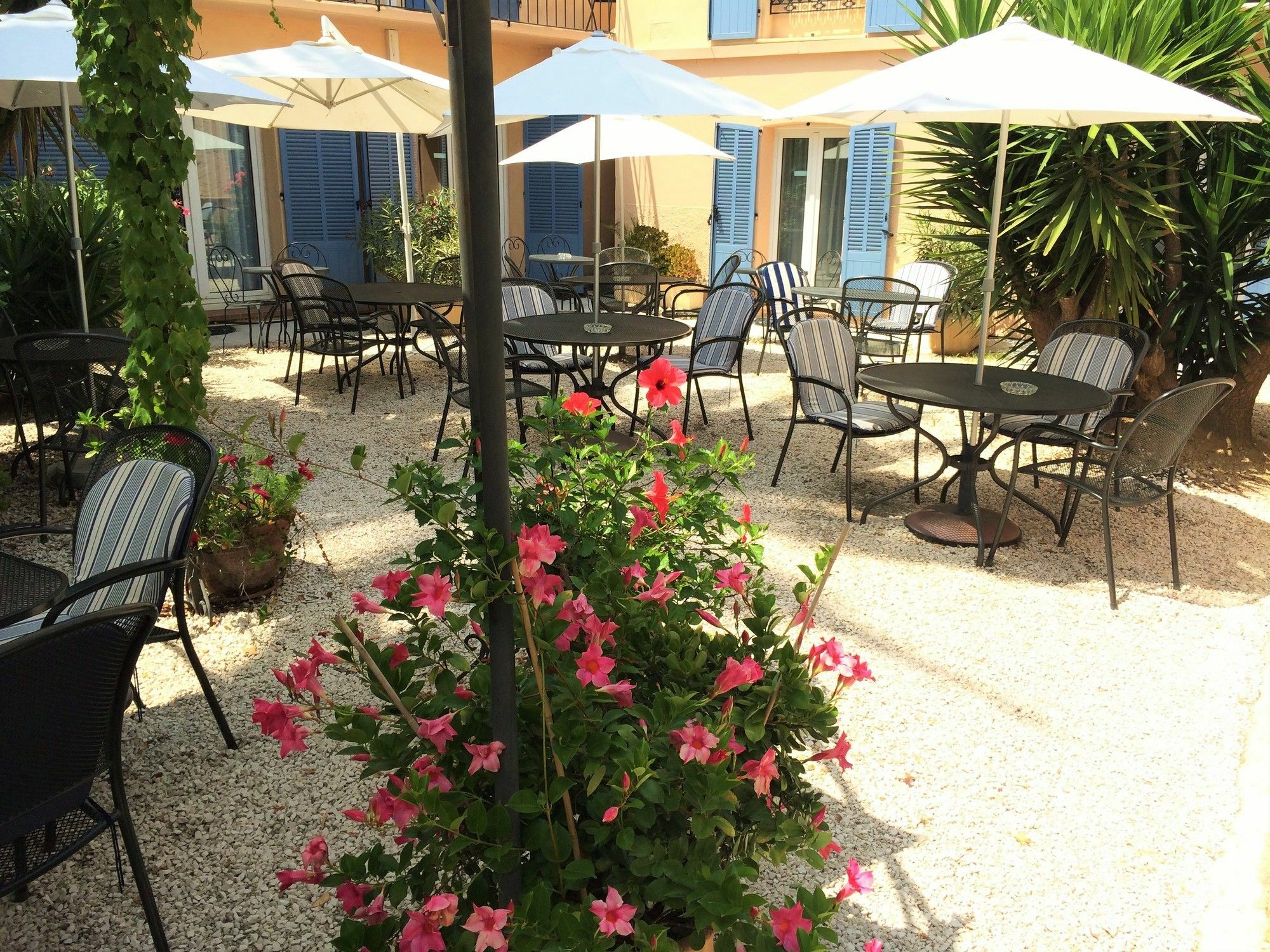 Hôtel l'Olivier - Piscine&Parking Cannes Exterior foto
