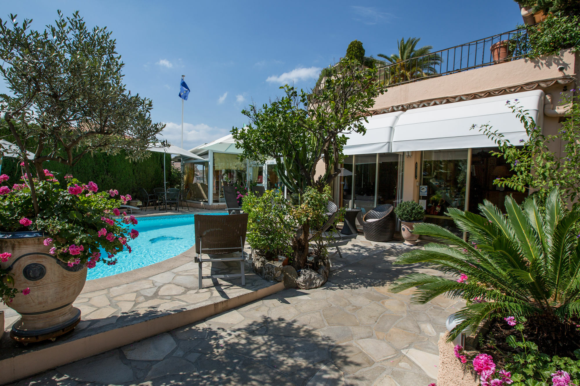 Hôtel l'Olivier - Piscine&Parking Cannes Exterior foto