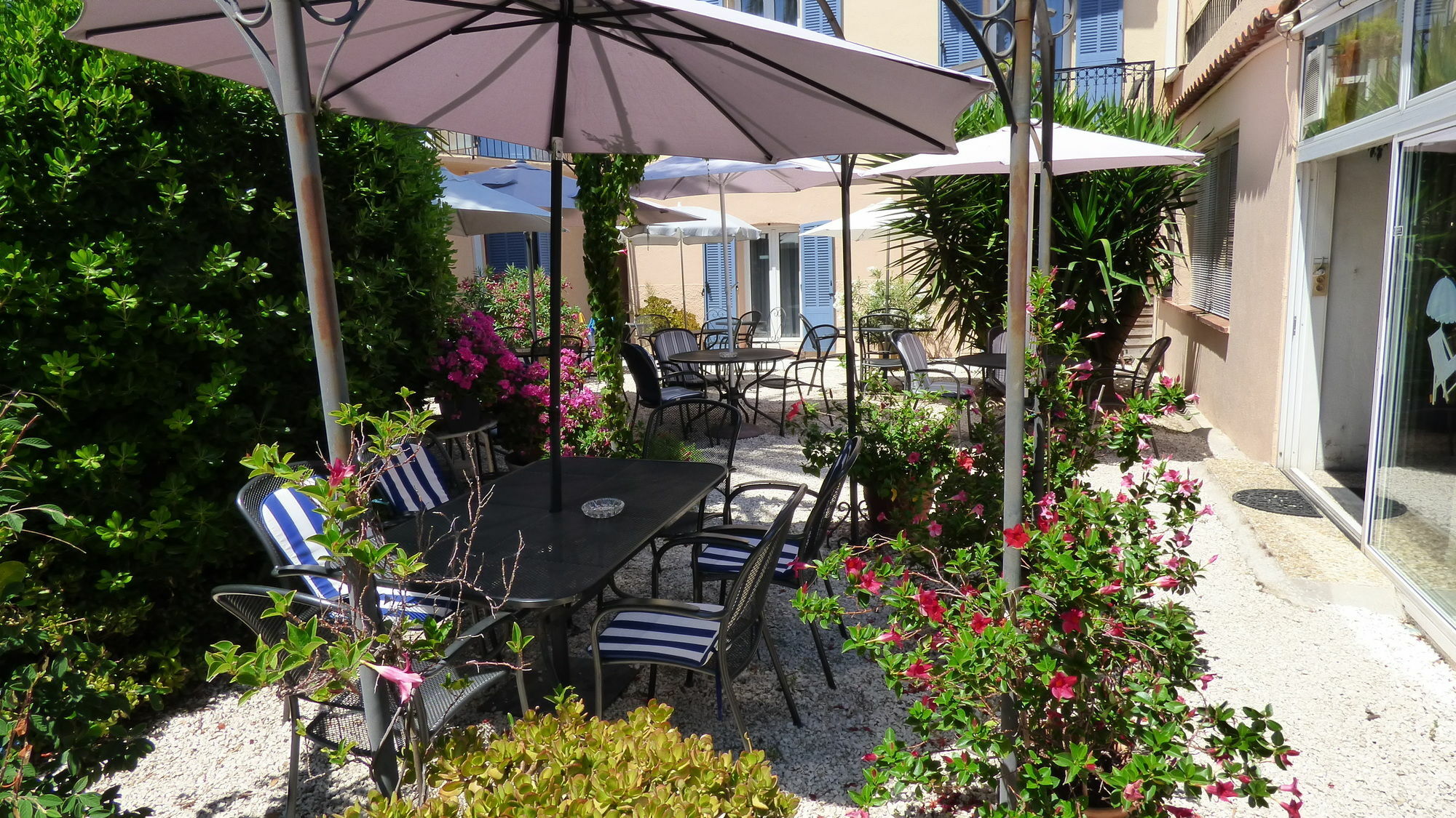 Hôtel l'Olivier - Piscine&Parking Cannes Exterior foto