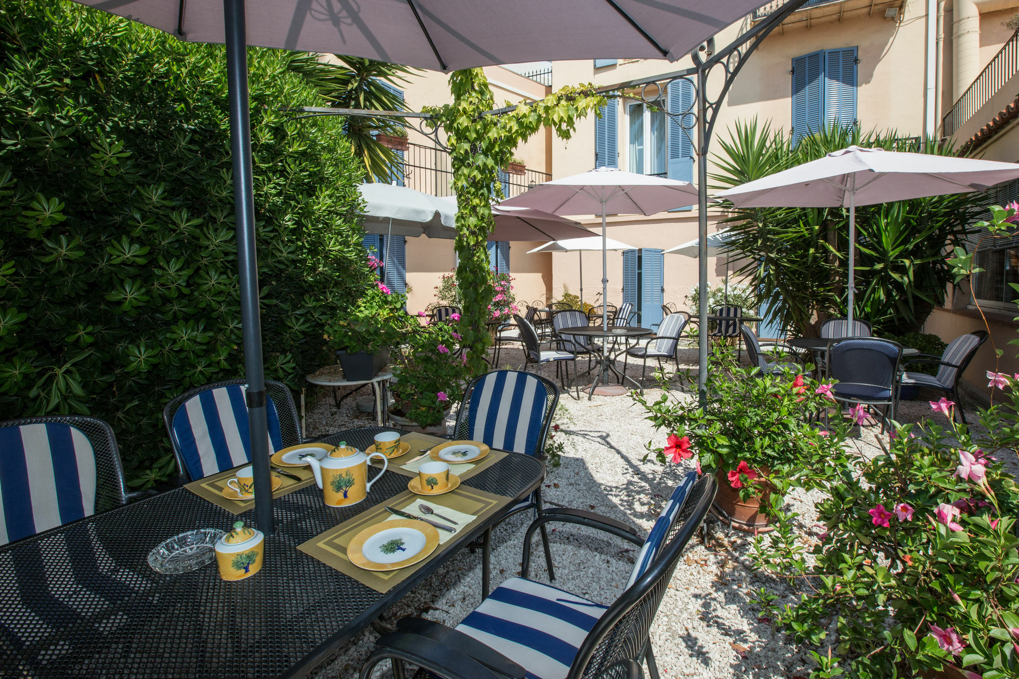 Hôtel l'Olivier - Piscine&Parking Cannes Exterior foto